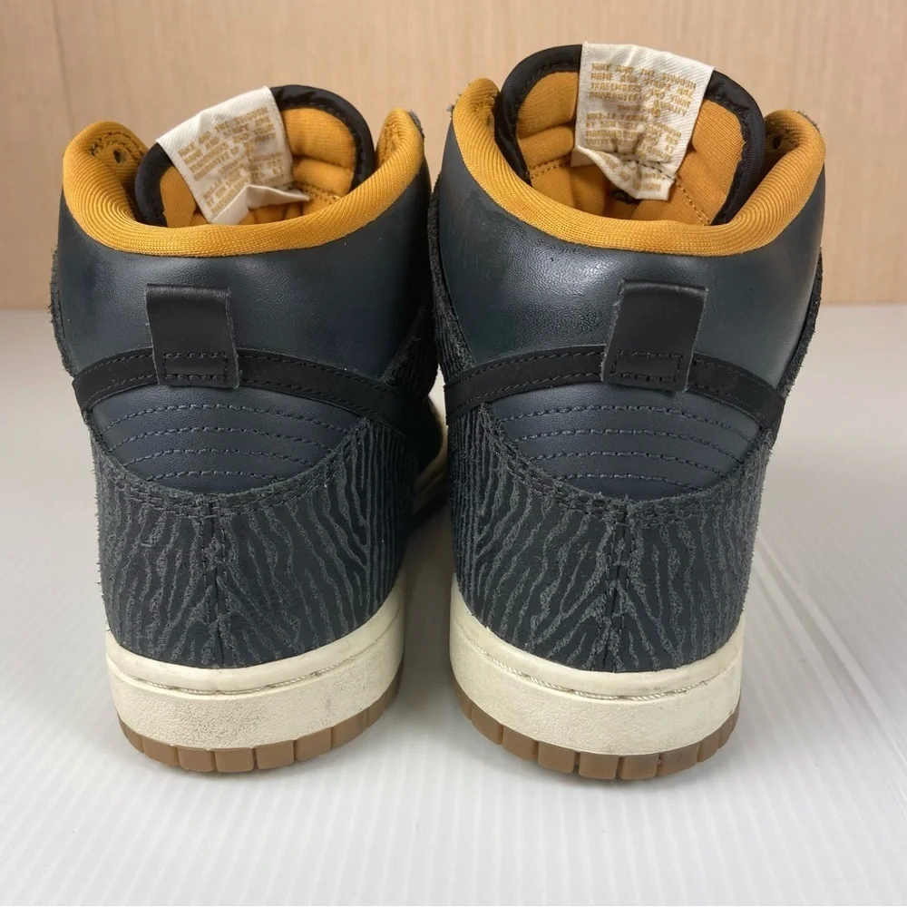 Nike Dunk High Sneakers Women’s 8 Black Gum Sole 543242-004